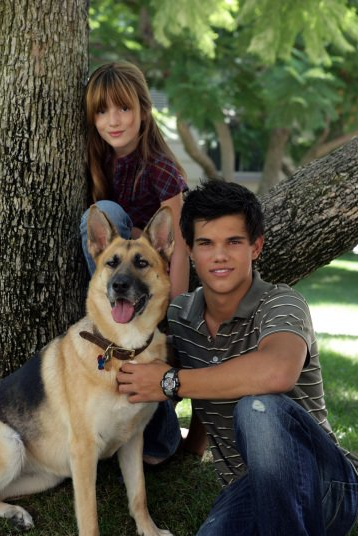 taylor-lautner-and-german-shepherd Bella Thorne