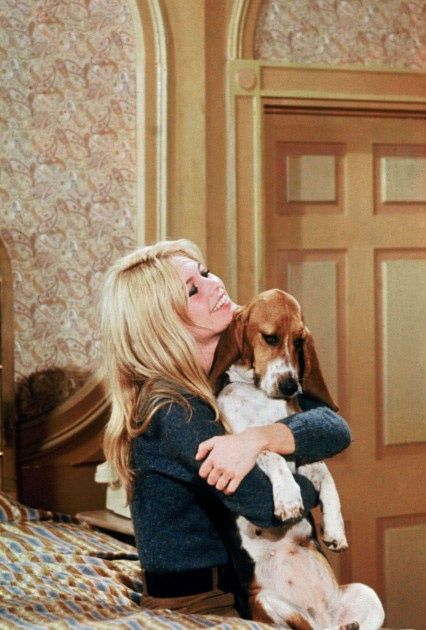 Brigitte Bardot with basset hound