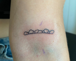 Tattoo Artist Puzzled By Woman’s Strange Request — Until She Sees the Heart Behind It