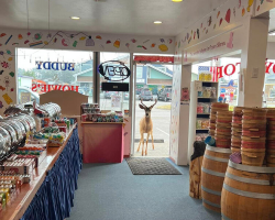 Candy Shop Owner Can’t Believe Who Walks In To Browse The Taffy