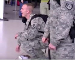 Serviceman Drops To His Knees When His Parents Aren’t There To Greet Him