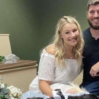 Couple Holds Last-Minute Wedding at Vet Clinic So Their Senior Dog Could Be There