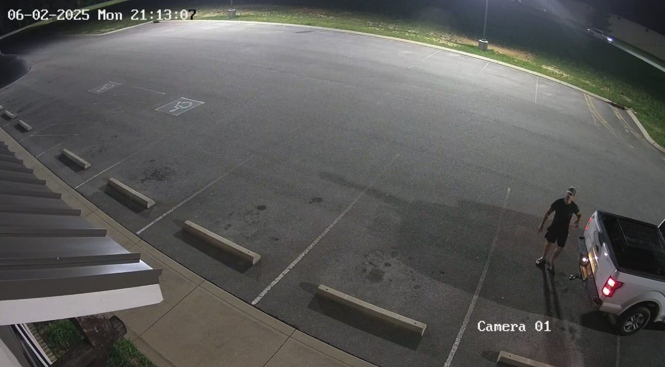 Security Cameras Capture Gut-Wrenching Abandonment Outside Animal Shelter